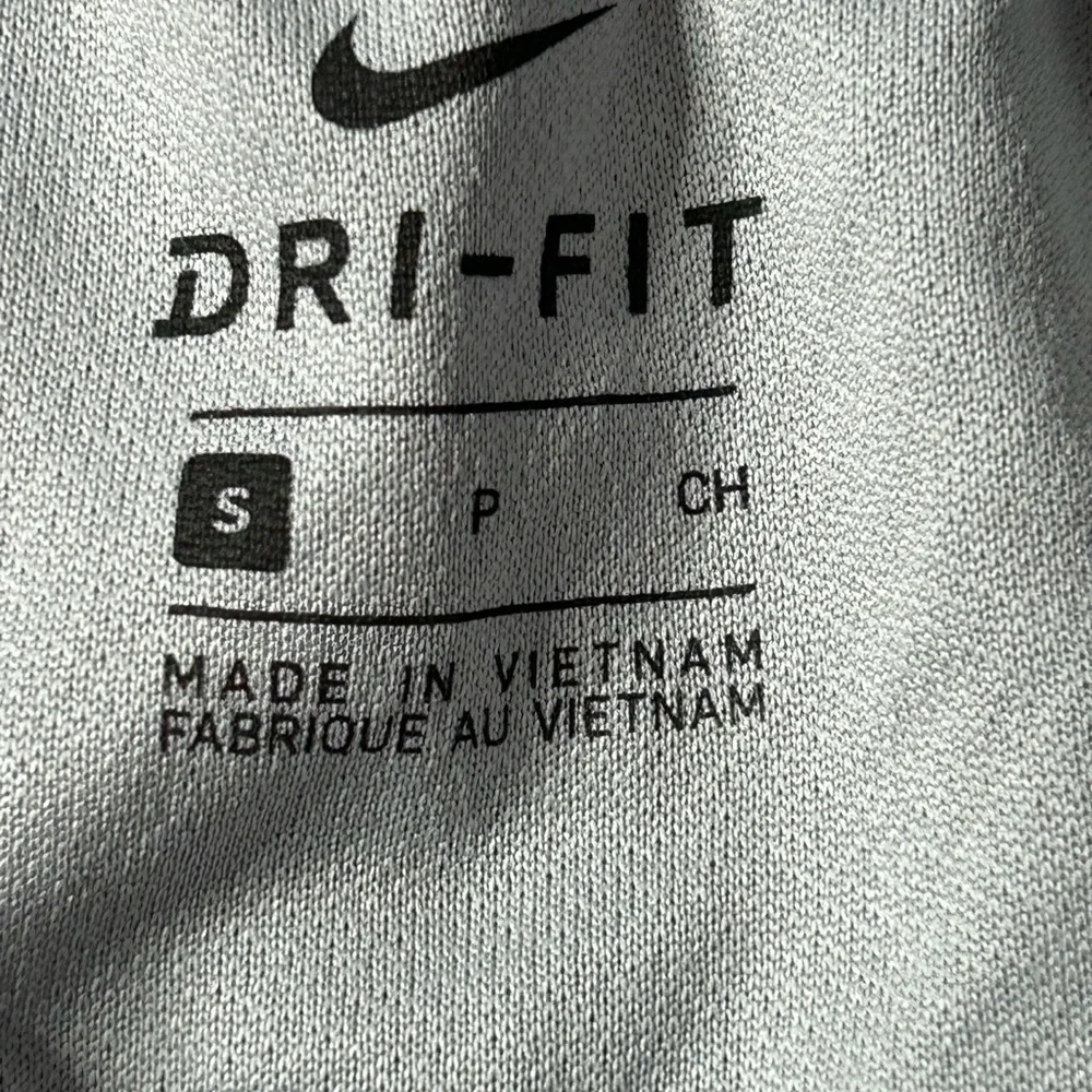 Nike women’s‎ size small tempo running shorts dry fit